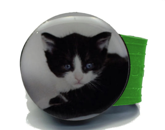Black and White Cat golf ball marker on a Green InfusenClip™