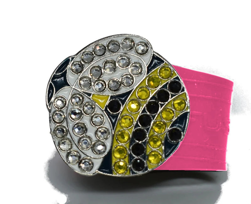 Load image into Gallery viewer, Bumble Bee golf ball marker on a Pink InfusenClip™
