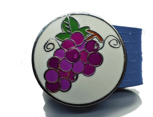 Grapes golf ball marker on a Blue InfusenClip™