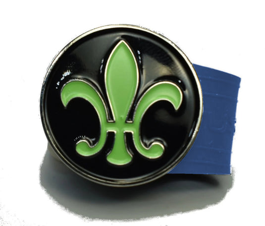 Green Fleur golf ball marker on a Blue InfusenClip™