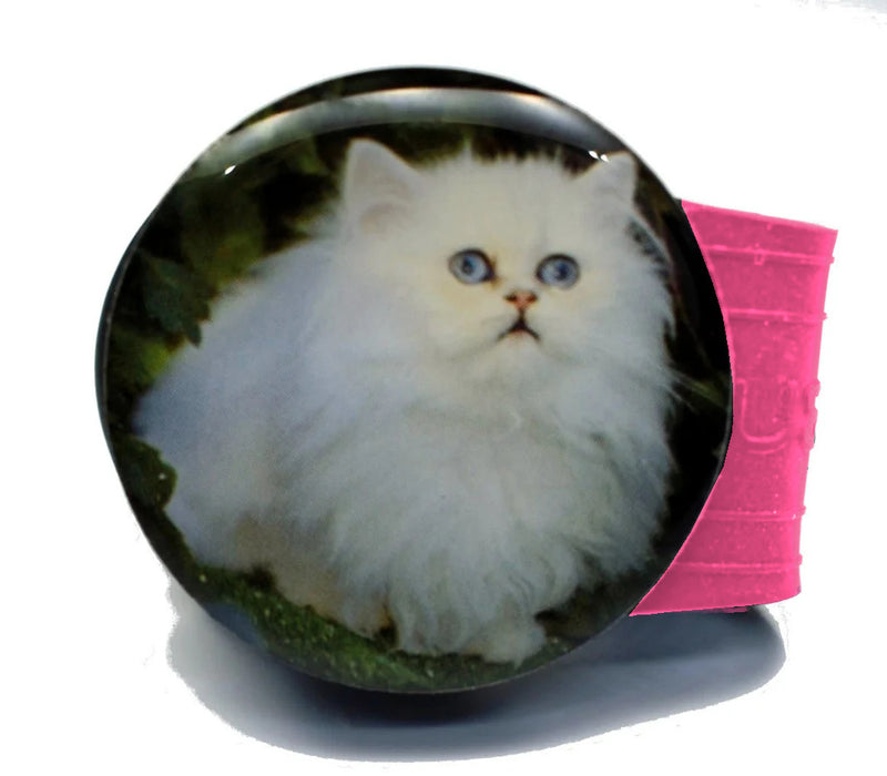 Load image into Gallery viewer, White Cat golf ball marker on a Pink InfusenClip™
